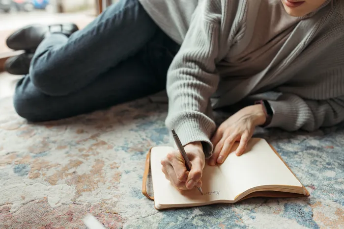 Guided Journaling for Small-Space Households: Essentials